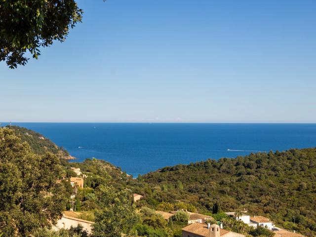 Villa avec vue sur la mer sur un terrain de 900 m2 137m² Cavalaire sur Mer
