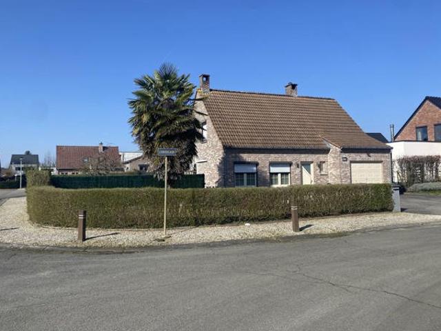 villa avec 3 chambres dans quartier résidentiel