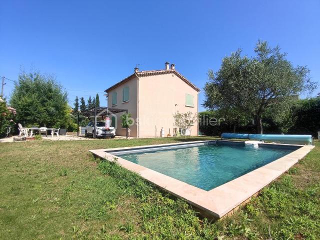 Villa avec 5 chambres, garage, piscine, sans vis à vis