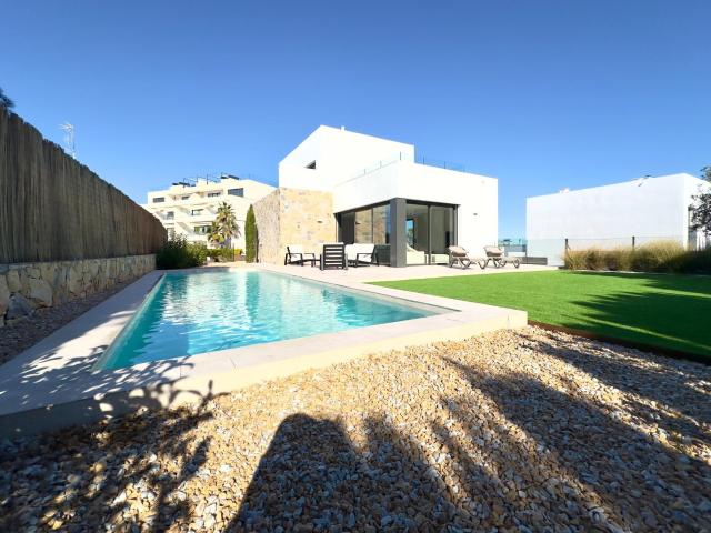 Villa Benamor ofrece un estilo de vida contemporáneo en el e. 282m² Orihuela Costa