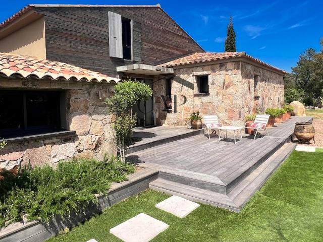 Villa bergerie rénovée à 7 min de Porto Vecchio Charme, modernité & terrain piscinable