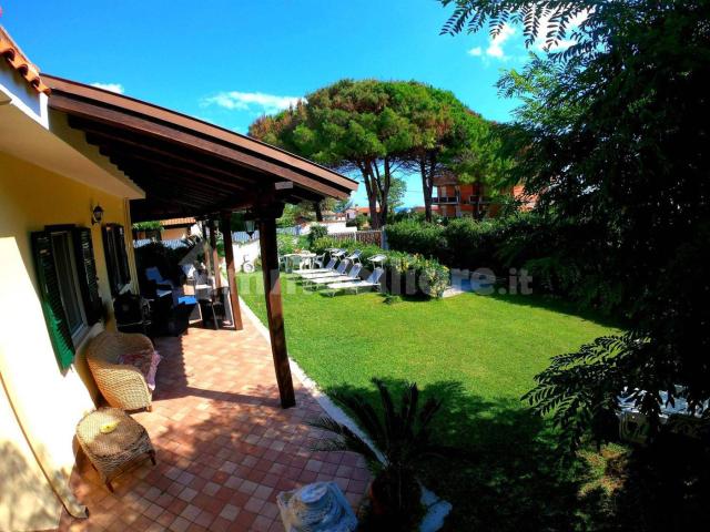 Villa bifamiliare traversa 23, Litoranea Terracina San Felice, Terracina