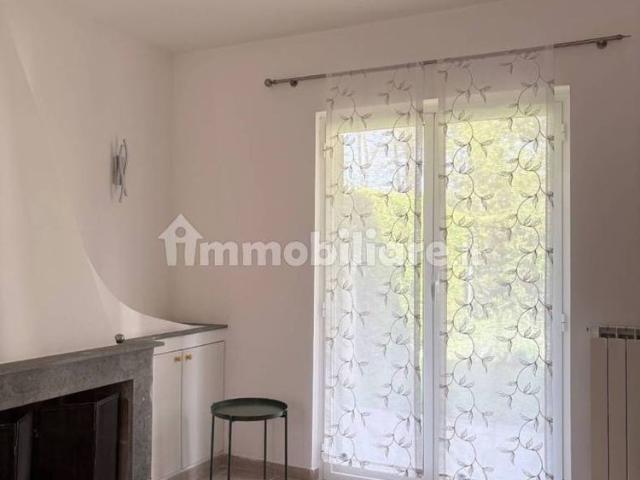 Villa bifamiliare via Castello di Vico 3, Punta Del Lago, Ronciglione