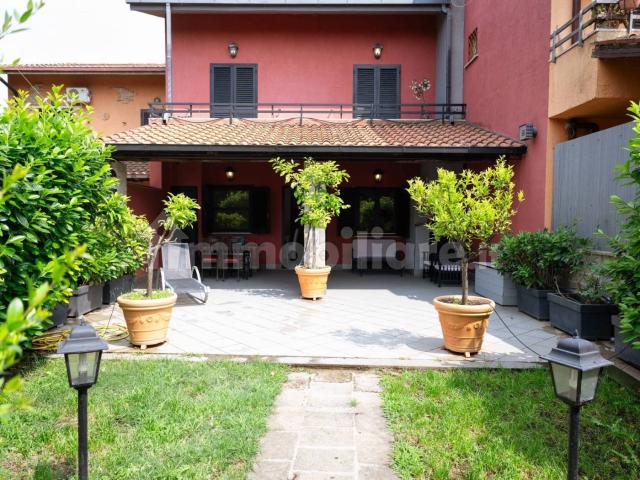 Villa bifamiliare via dei Platani 94, Centro, Trevignano Romano