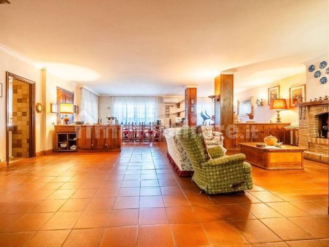 Villa bifamiliare via del Fico, Centro, Grottaferrata
