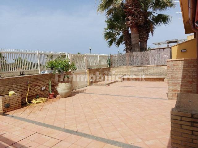 Villa bifamiliare via del Glicine 34, Lido Manfria, Gela