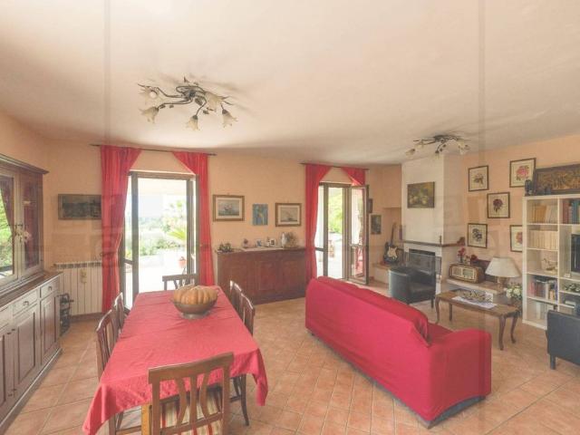 Villa bifamiliare via della Forcella 12, Sasso, Furbara, Cerveteri