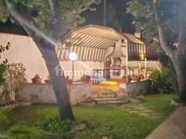 Villa bifamiliare via delle Azalee, Lido di Cincinnato Sirene, Anzio