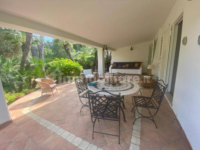 Villa bifamiliare via delle Rose, Ostuni Costa, Ostuni