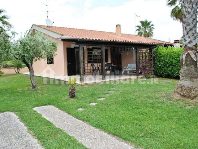 Villa bifamiliare via Flacca 2461, Fondi