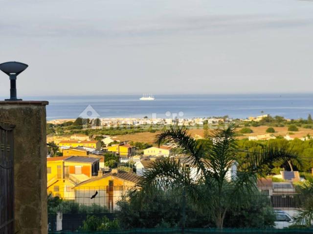 Villa bifamiliare via Monti Nebrodi 3, San Leone, Villaseta, Villaggio, Agrigento