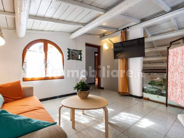 Villa bifamiliare via Mar Ligure 11, Foxi, Sant'Andrea, Quartu Sant'Elena