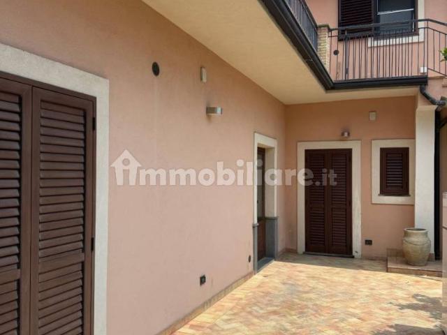 Villa bifamiliare via Soldato Torrisi 32, Centro, San Giovanni la Punta