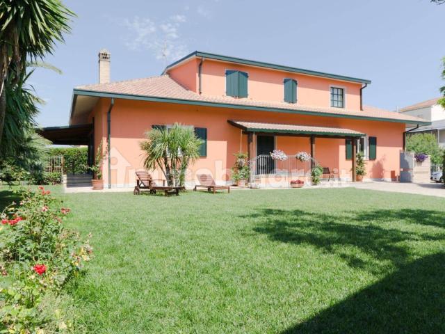 Villa bifamiliare via Palazzo 40, Villa San Leonardo, Ortona