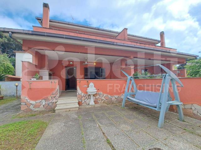 Villa bifamiliare via priamo, 29, Idrovora, Ardea