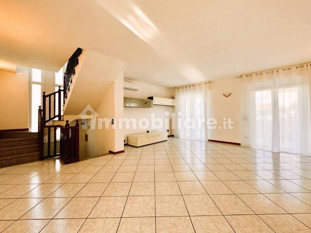 Villa bifamiliare via Tagliamento 12, Centro, Padenghe sul Garda