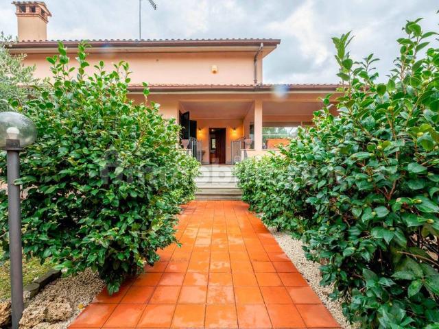 Villa bifamiliare viale Poggio dei Pini 11, Centro, Anguillara Sabazia