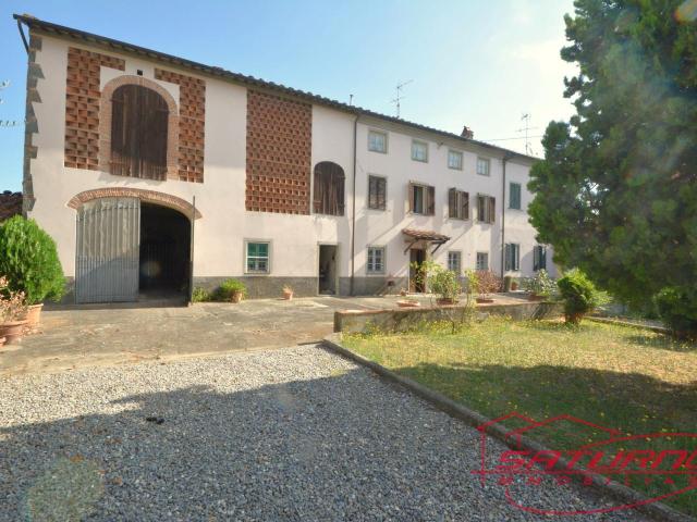Villa Bifamiliare con giardino, Capannori verciano
