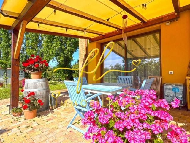 Villa Bifamiliare con giardino a Campiglia Marittima