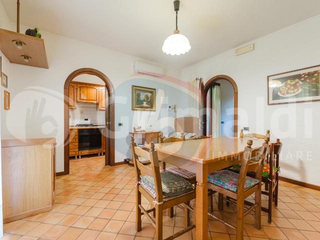 Villa Bifamiliare con giardino a Campodarsego