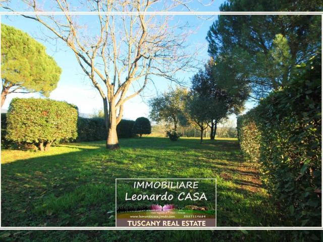 Villa Bifamiliare con giardino a Lamporecchio