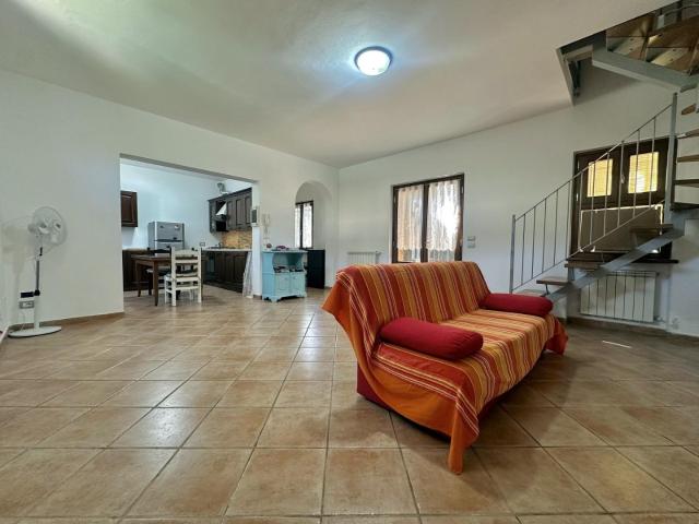 Villa Bifamiliare con giardino a Pietrasanta