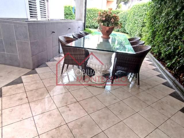 Villa Bifamiliare con giardino, Viareggio darsena