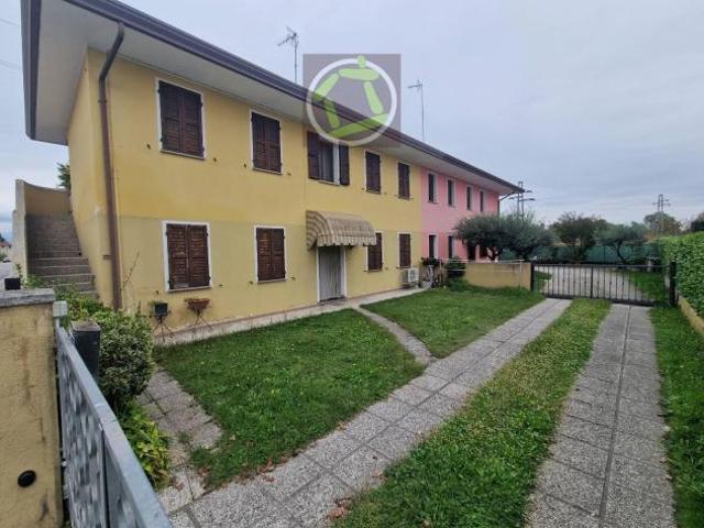 Villa bifamiliare Cordenons. Rif.: C145