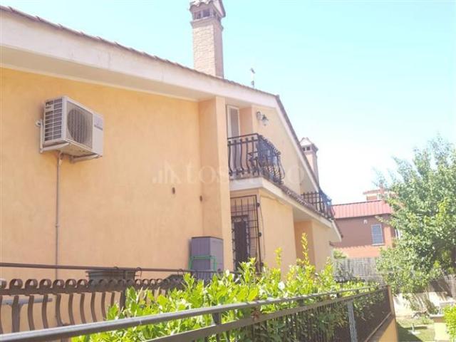 Villa Bifamiliare di 110 mq a ISOLA SACRA Fiumicino