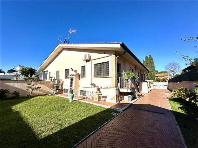 Villa di 190 mq a Infernetto Roma