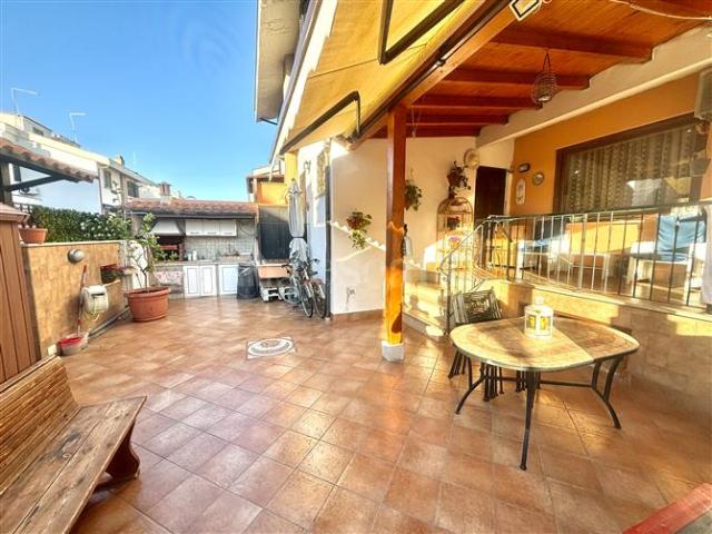 Villa Bifamiliare di 200 mq a Ladispoli Ladispoli