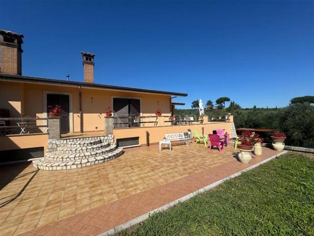 Villa Bifamiliare di 220 mq a Centro Cori