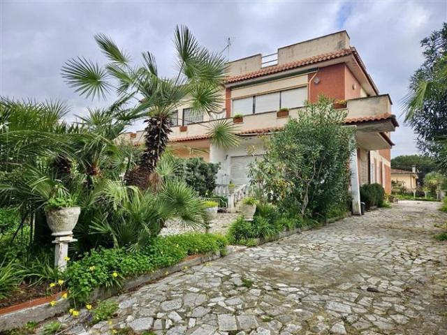 Villa Bifamiliare di 240 mq a VILLA CLAUDIA Anzio