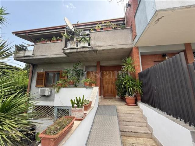 Villa Bifamiliare di 240 mq a Casetta Mattei, Pisana, Bravetta Roma