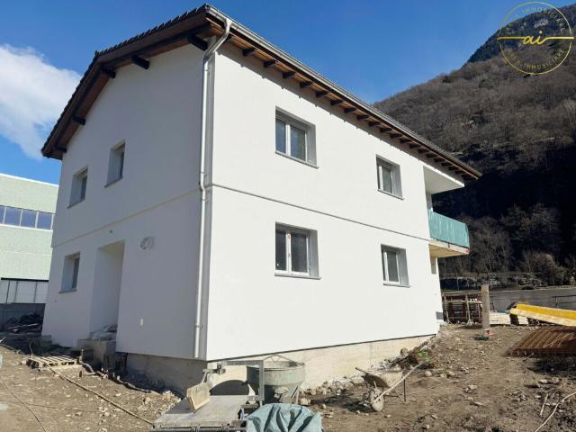 VILLA BIFAMILIARE DI NUOVA COSTRUZIONE CON DUE APPARTAMENTI