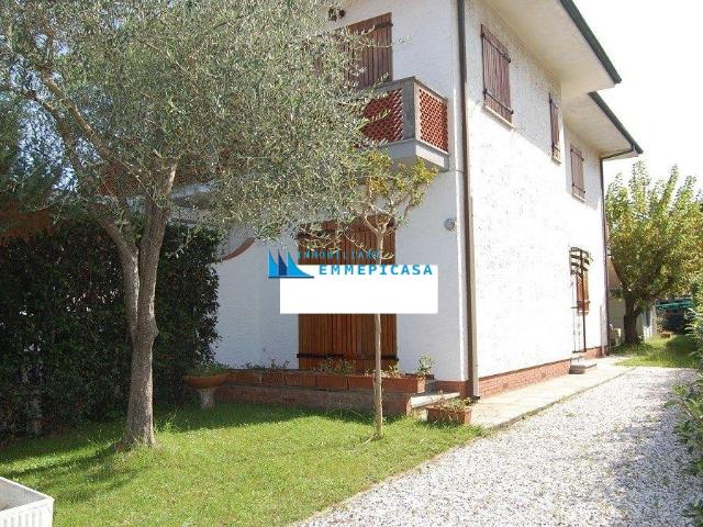 Villa Bifamiliare in vendita, Montignoso cinquale