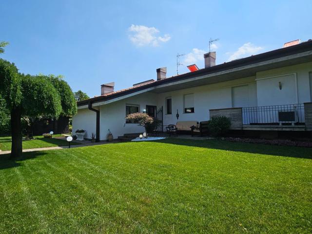 Villa bifamiliare in vendita a Coccaglio