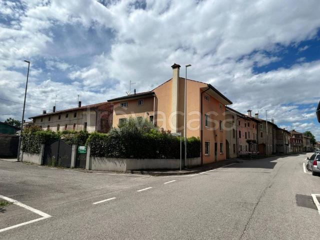 Villa bifamiliare in vendita a Codroipo via San Cecilia, 7