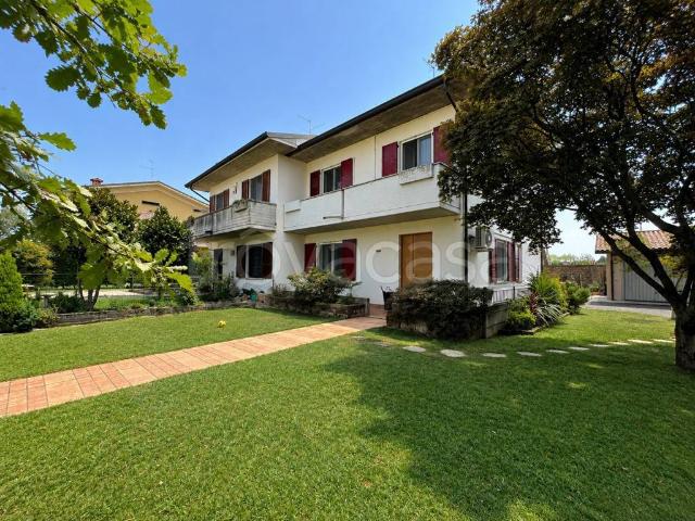 Villa bifamiliare in vendita a Cologne