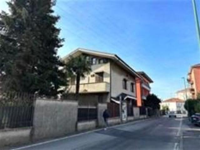 Villa Bifamiliare in vendita a Cologno Monzese