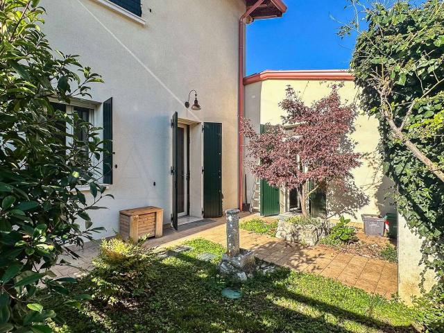 Villa bifamiliare in vendita a Collebeato