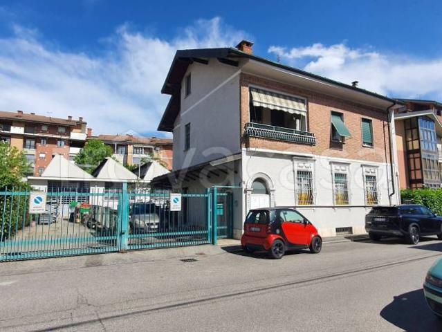 Villa bifamiliare in vendita a Collegno via Fratelli Villani, 11, Regina Margherita