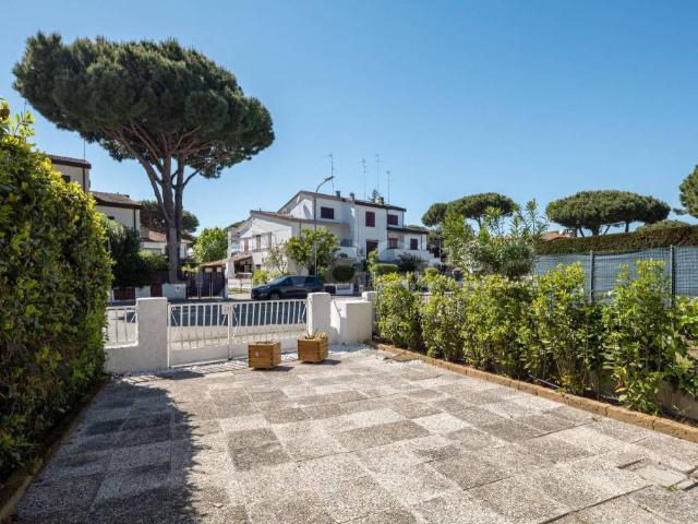 Villa bifamiliare in vendita a Comacchio viale Michelangelo, 115, Lido Di Spina