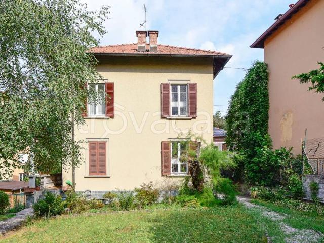 Villa bifamiliare in vendita a Como via Antonio Canova, Monte Olimpino