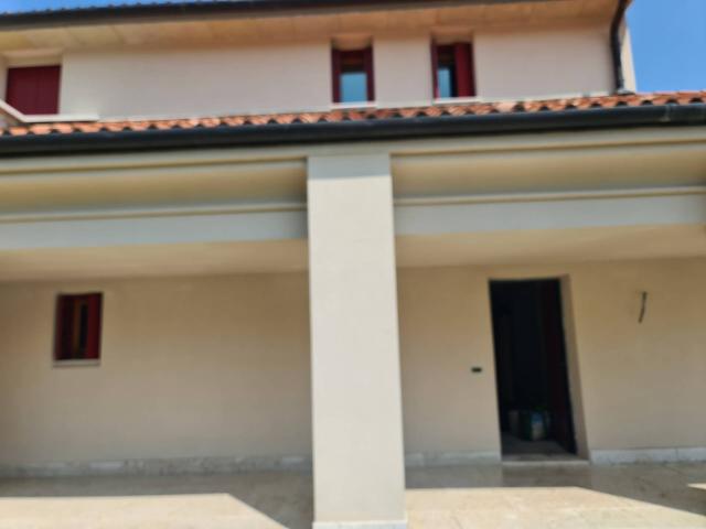 Villa bifamiliare in vendita a Conegliano, Scomigo