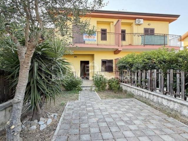 Villa bifamiliare in vendita a Corigliano Rossano via Momena, 19
