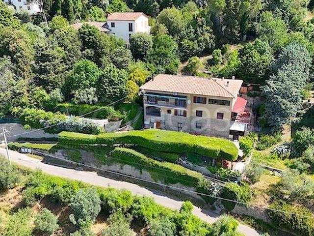Villa bifamiliare in vendita a Cortona via del Palazzone, 1