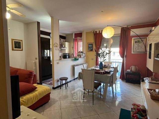 Villa bifamiliare in vendita a Cavallino via della Marina, Castromediano
