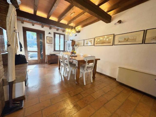 Villa bifamiliare in vendita a Cavriago
