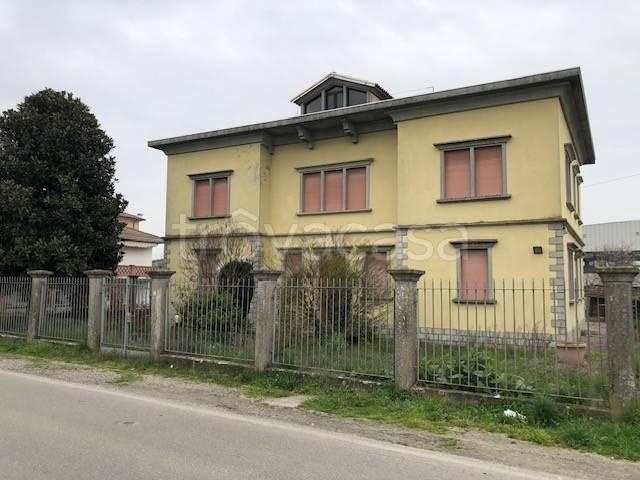 Villa bifamiliare in vendita a Calendasco